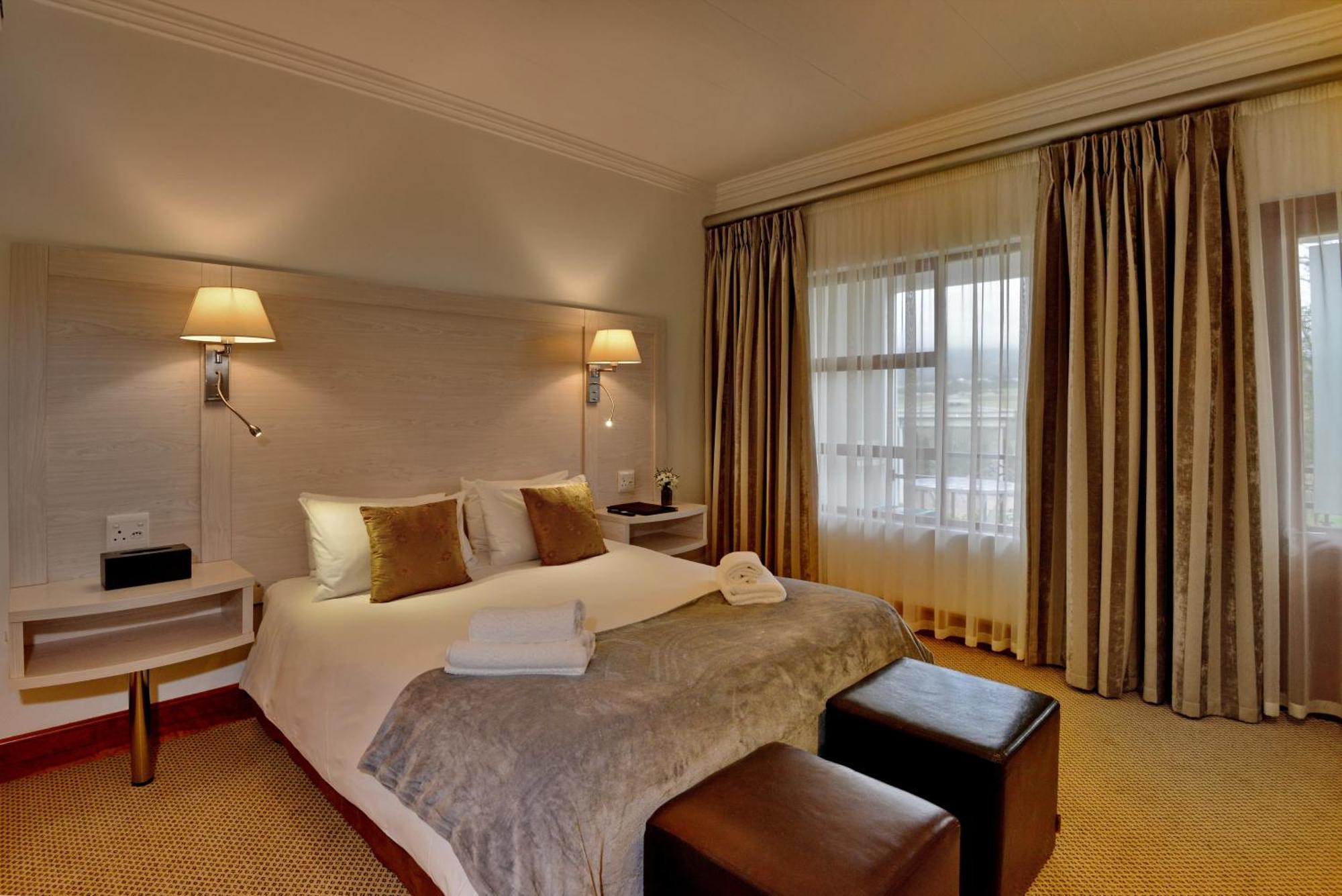Отель Val Du Charron Wine & Leisure Estate Веллингтон Экстерьер фото